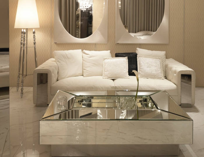 table-carrée-salle-de-séjour-luxueuse-en-beige