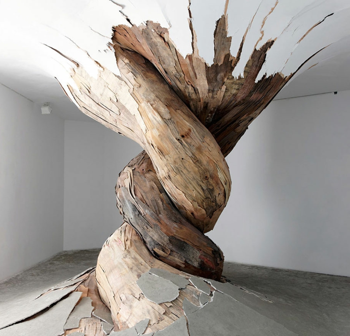 utiles-sculptures-bois-henrique-oliveira-chambre-arbre