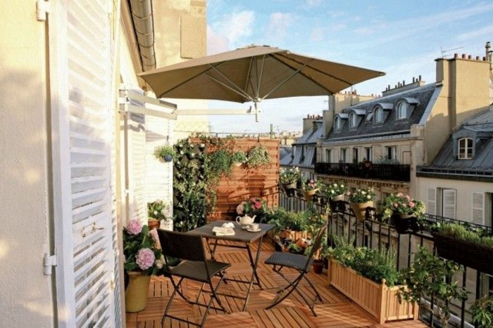 0-une-jolie-terrasse-avec-parasol-d-extérieur-beige-meubles-d-extérieur-modernes
