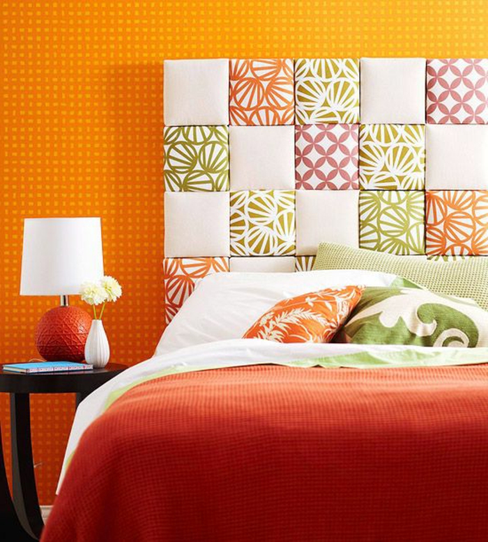 1-comment-décorer-sa-chambre-deco-chambre-parantale-murs-oranges-linge-de-lit-orange-chambre-à-coucher