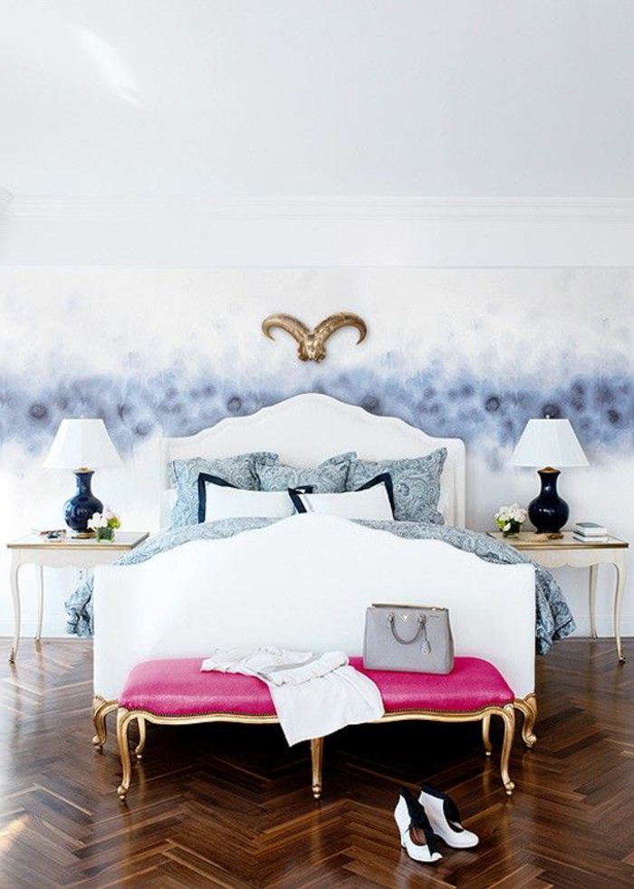 1-comment-décorer-sa-chambre-à-coucher-décoration-murale-mur-blanc-lit-blanc