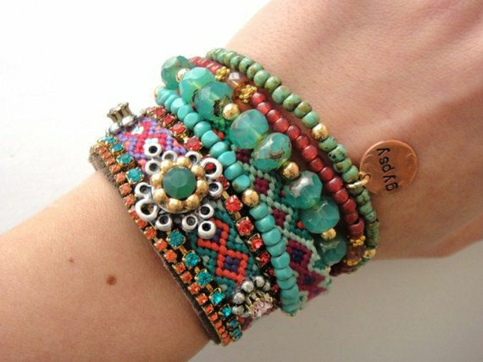 2-bracelets-brésiliens-modèle-coloré-bijoux-de-filles-bijoux-de-plage-colorés