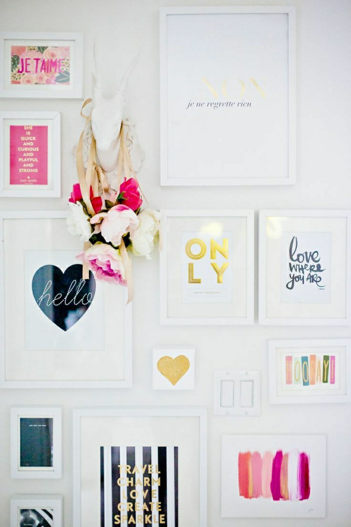 2-une-idée-magnifique-pour-comment-décorer-les-murs-blancs-deco-chambre-adulte-avec-peinture-décorative