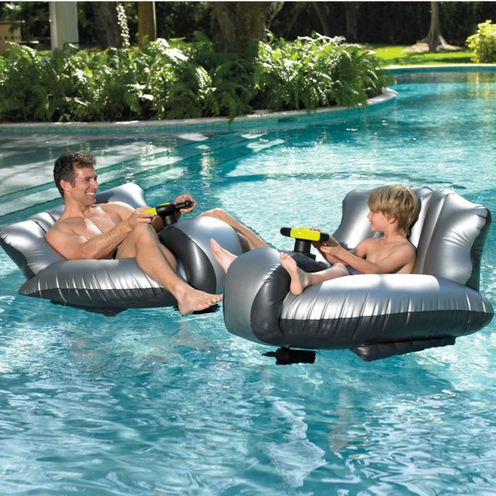 9-canapé-gonflable-blanc-avec-un-design-moderne-pour-la-piscine