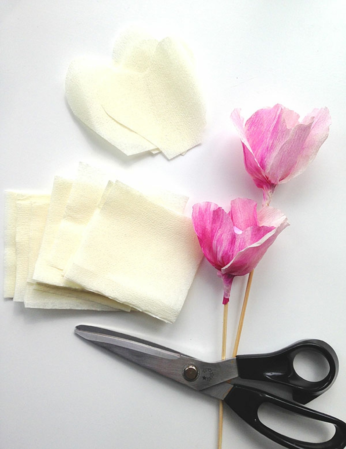 DIY-fleurs-papier-crepon-bouquet-de-mariée-fleur-en-papier-crepon