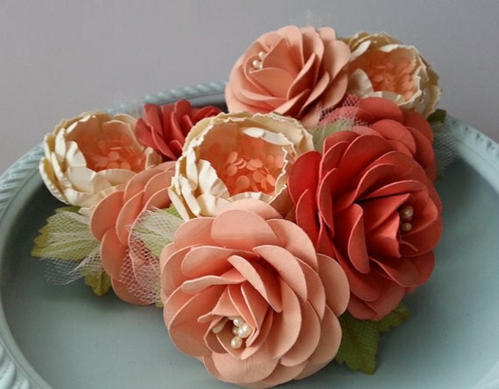 La-fleur-papier-crepon-diy-idée-créative-décoration-fleur-en-papier-crépon-idée-originale