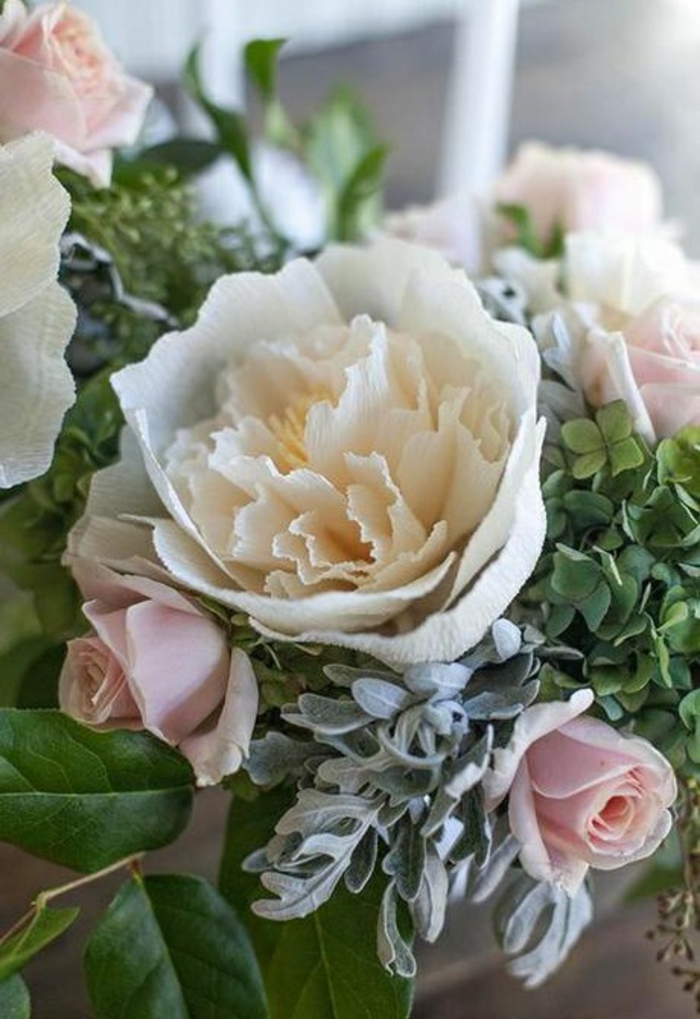 La-fleur-papier-crepon-diy-idée-créative-décoration-fleurs-de-maiage-bouquet-de-mariée-papier