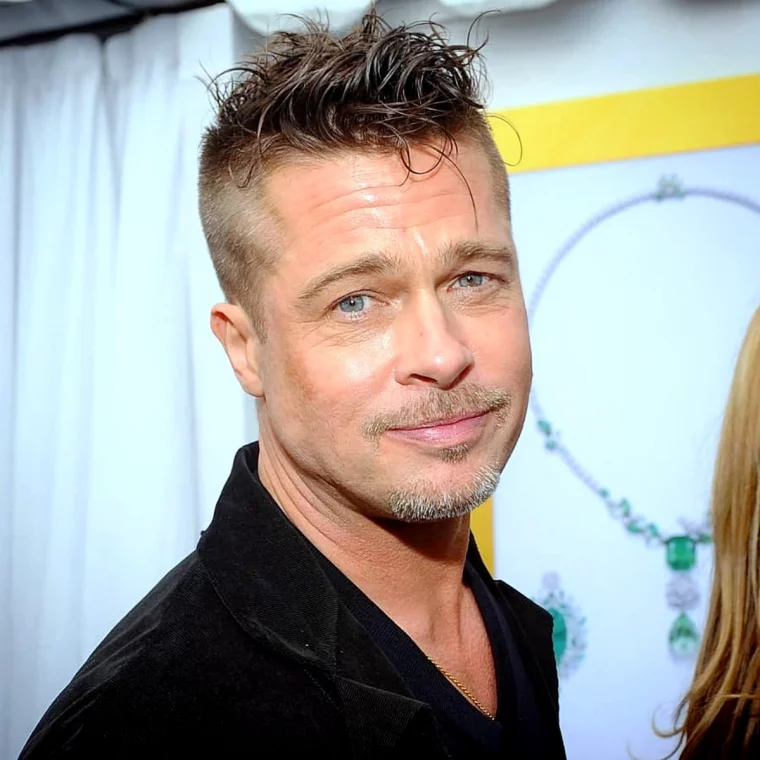 brad pitt coiffure moderne pour homme de 50 ans