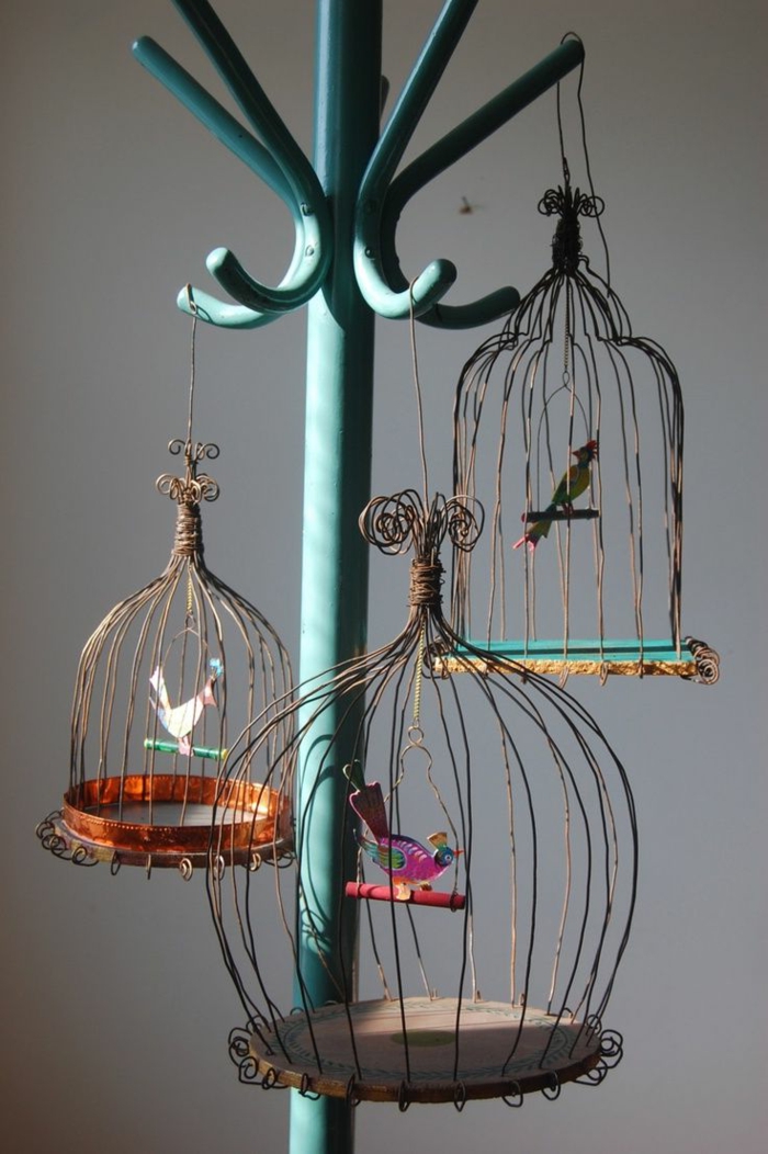 cage-à-oiseaux-décorative-cages-suspendues-à-un-peroquet