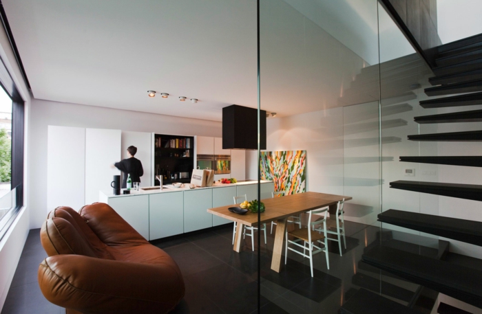 cloison-amovible-pas-cher-en-verre-séparer-escalier-chambre-de-séjour-moderne
