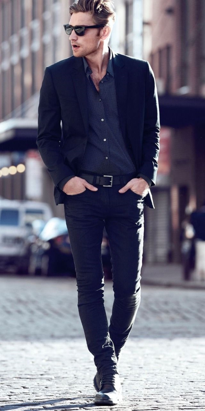 coupe-de-cheveux-tendances-pour-2015-homme-avec-lunettes-de-soleil-noir-chemise-à-points-pantalon-noir