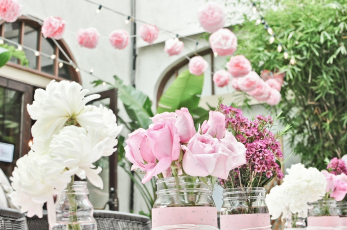 deco-pour-mariage-magasin-deco-mariage-idée-diy-belles-fleurs-roses-blanches-et-roses
