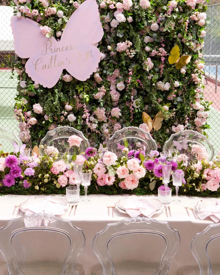 decoration anniversaire 20 ans mur vegetal fleurs centre de table