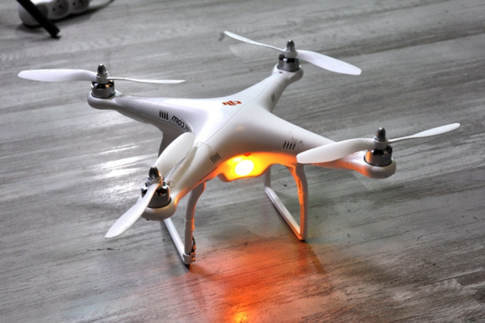 drone-télécommandé-amusement-unique-avec-robot-volants