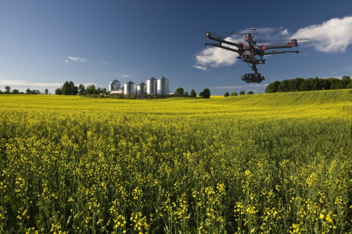 drone-télécommandé-drone-utilisé-dans-l'agriculture