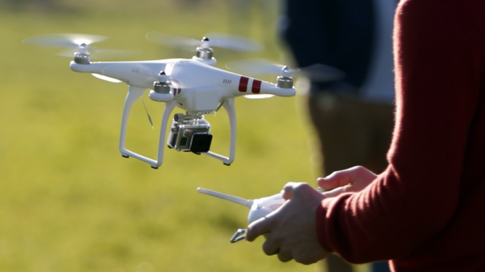 drone-télécommandé-joli-modèle-blanc