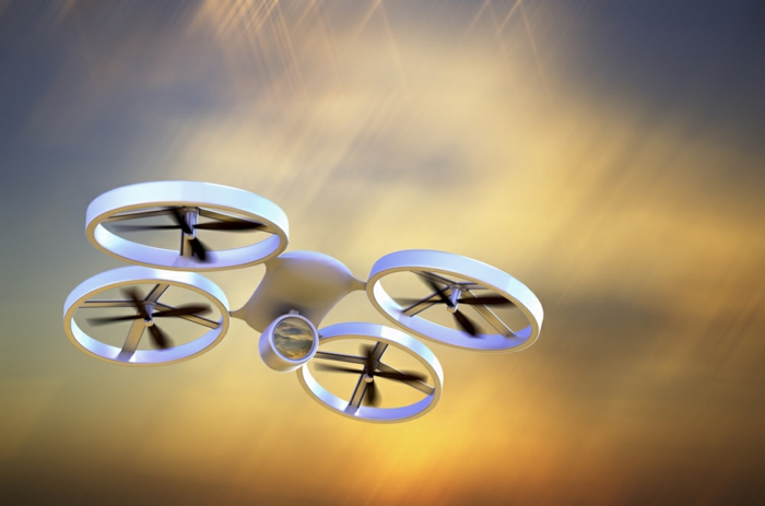 drone-télécommandé-joli-quadcopter-en-vol