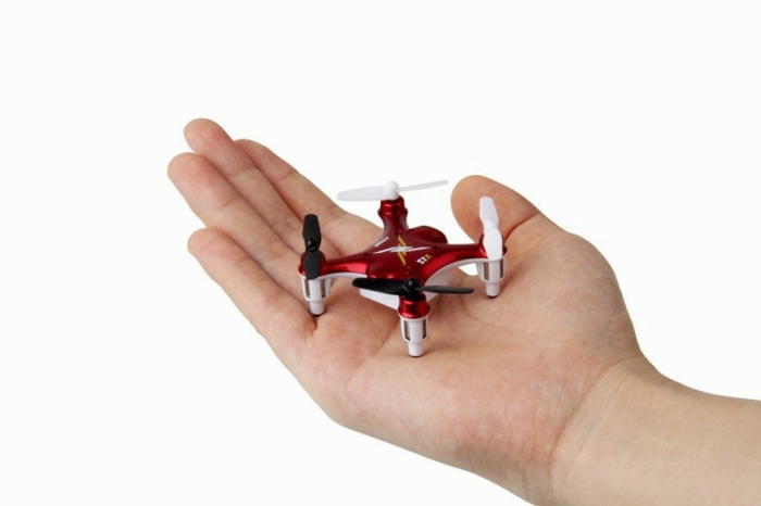 drone-télécommandé-mini-hélicoptère-rouge