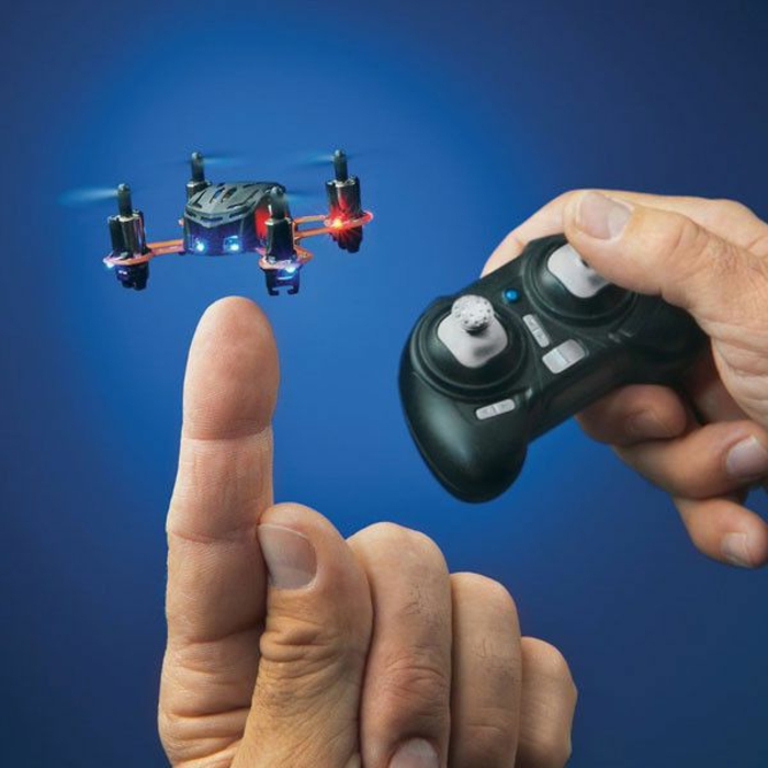 drone-télécommandé-un-mini-copter-à-télécommande