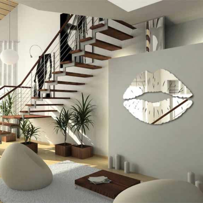 décoration-avec-miroir-en-forme-de-levres-plantes-vertes-dans-le-salon-moderne-escalier-d-intérieur