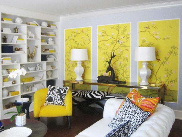 décorer-les-murs-comment-décorer-sa-chambre-décoration-salle-de-séjour-canapé-blanc-murs-jaunes