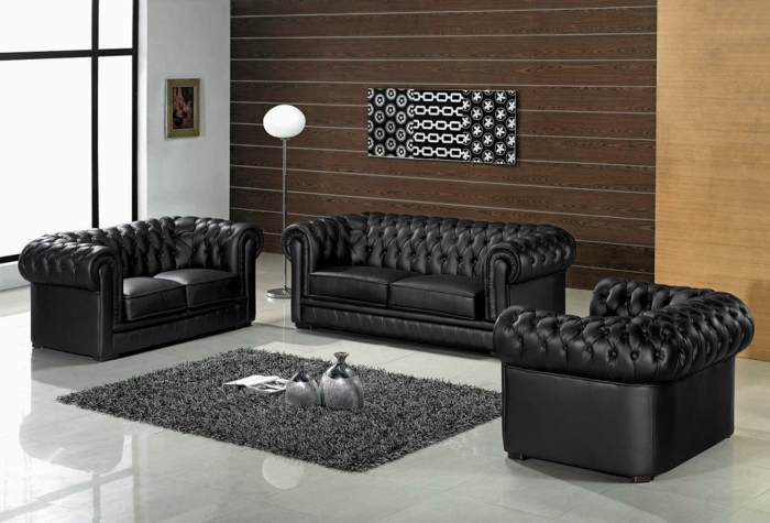 fauteuil-club-ikea-avec-un-joli-canapé-club-en-cuir-noir-pour-le-salon-de-luxe-avec-carrelage-gris