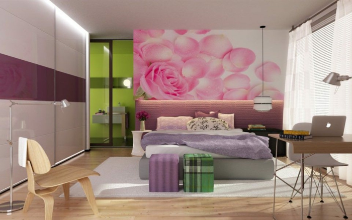 idee-deco-chambre-ado-fille-décoration-murale-avec-une-peinture-décorative-roses-sol-en-parquette
