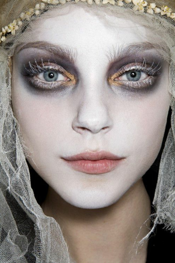 maquillage-pour-halloween-femme-maquillage-monstreux-idée-créative-mode-resized