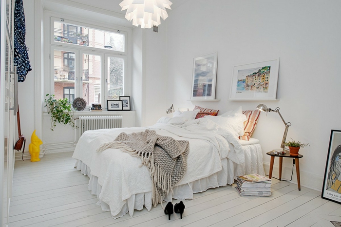 parquet-blanc-une-chambre-à-coucher-scandinave-suspension-blanche
