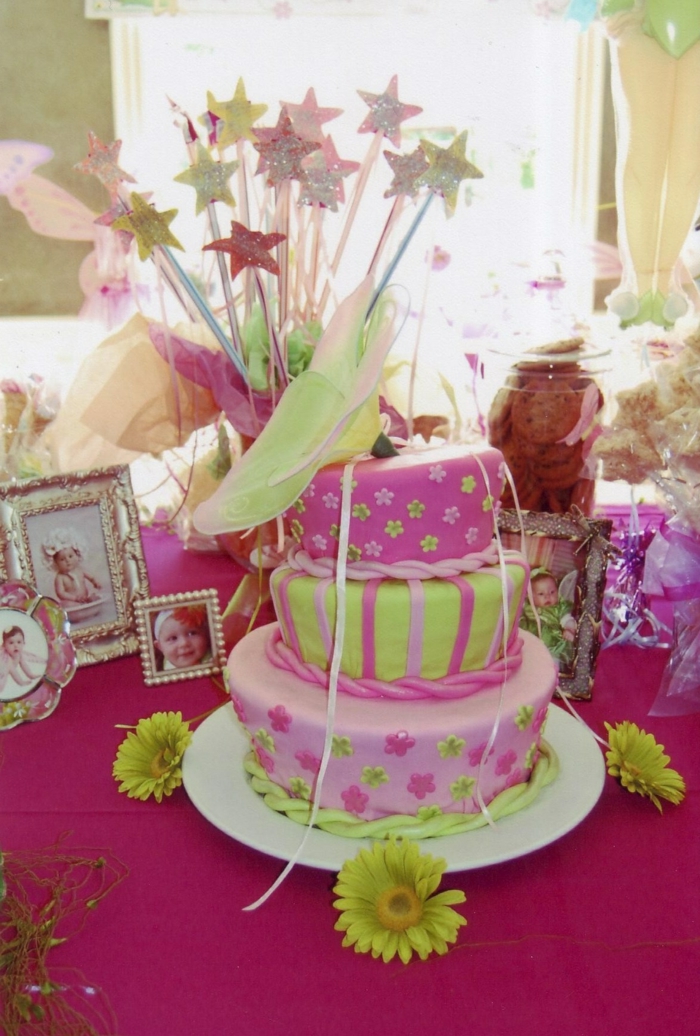 photo-gateau-anniversaire-fille-comment-faire-à-soi-même-idée-gâteau-originale-bébé