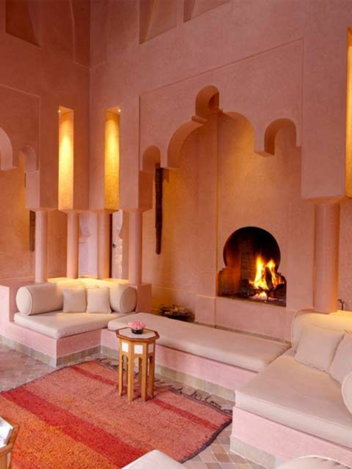 salon-oriental-sedari-marocain-décoration-salon-moderne-cheminée-orientale