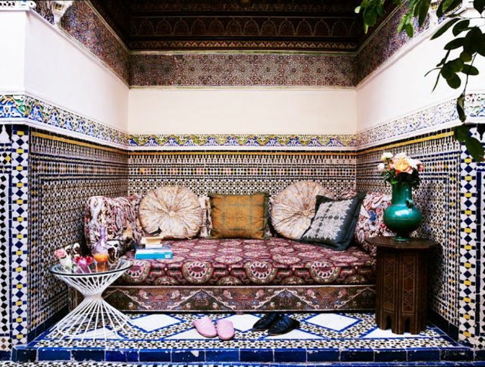 un-salon-marocain-moderne-richbond-canapé-oriental-sedari-salon-marocain-canape-marocain