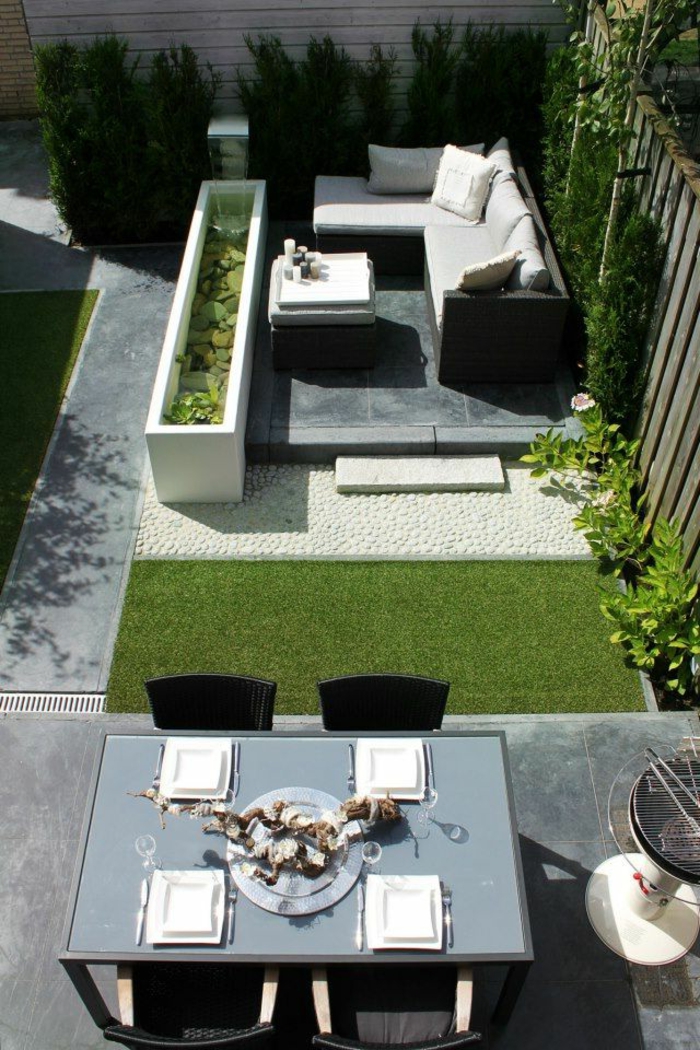1-idee-deco-jardin-exterieur-avec-meubles-d-extérieur-modernes-pelouse-verte-dans-le-cour