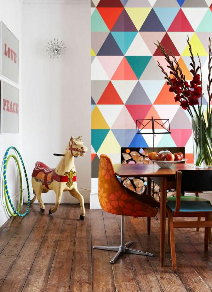 12-pepier-peint-lutece-geometrique-coloré-pour-la-salle-de-séjour-avec-sol-en-planchers