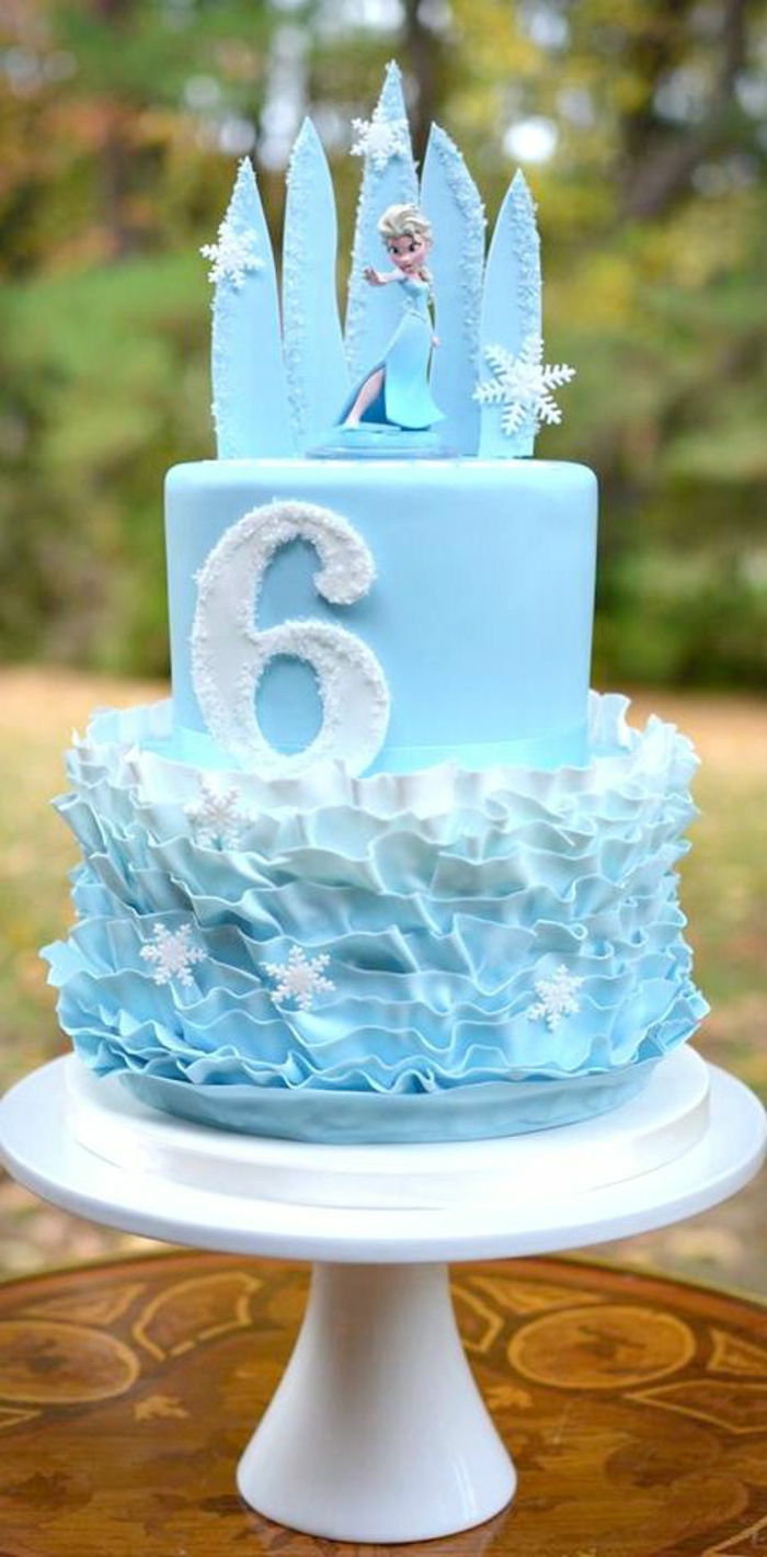 3-anniversaire-gâteau-la-reine-des-neiges-anna-bleau-et-blanc-elsa-gateaux-reine-des-neiges