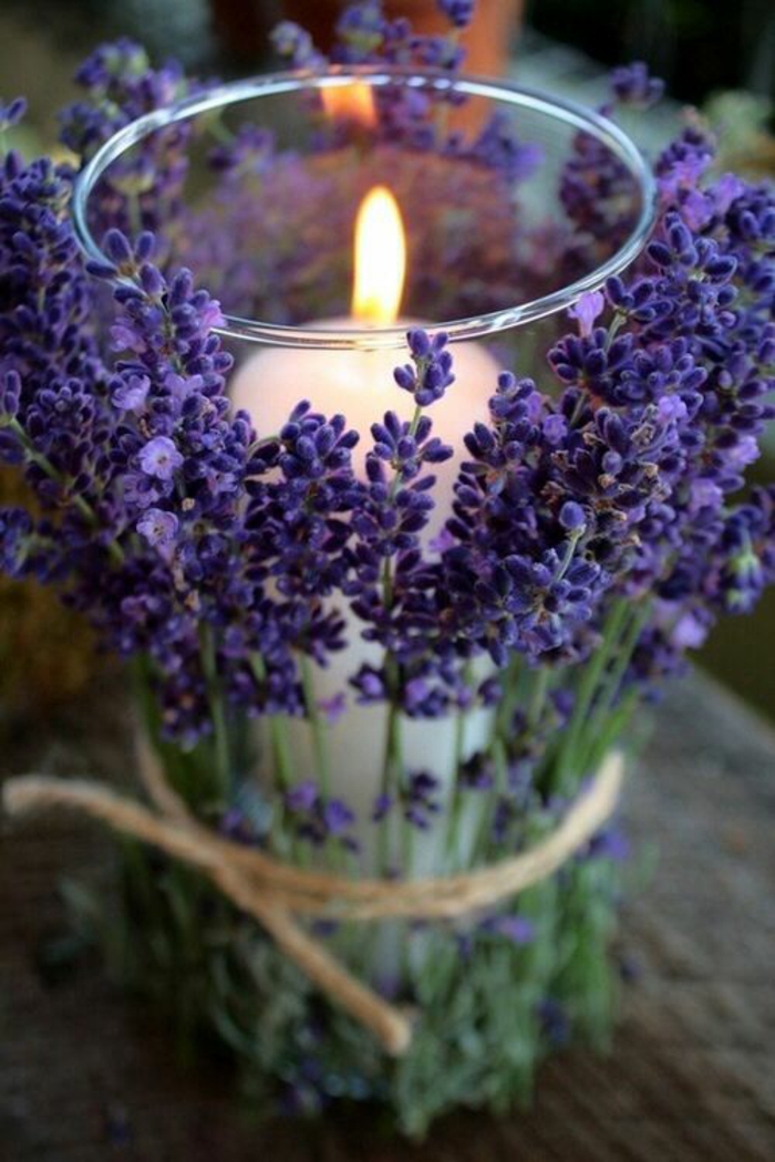 bougies-parfumées-idées-pour-la-déco-aromate-de-votre-maison-lavande-violet