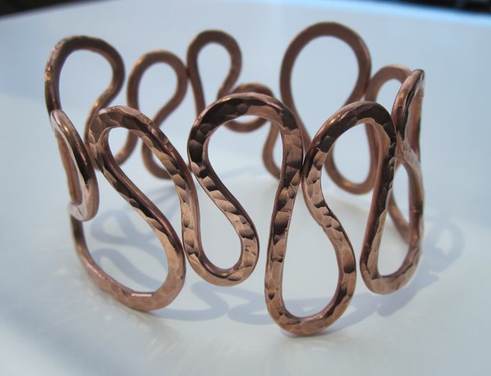 bracelet-en-cuivre-modèle-original-moderne