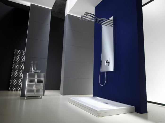 colone-de-douche-castorama-design-elegant-mur-violet-dans-la-salle-de-bain-moderne