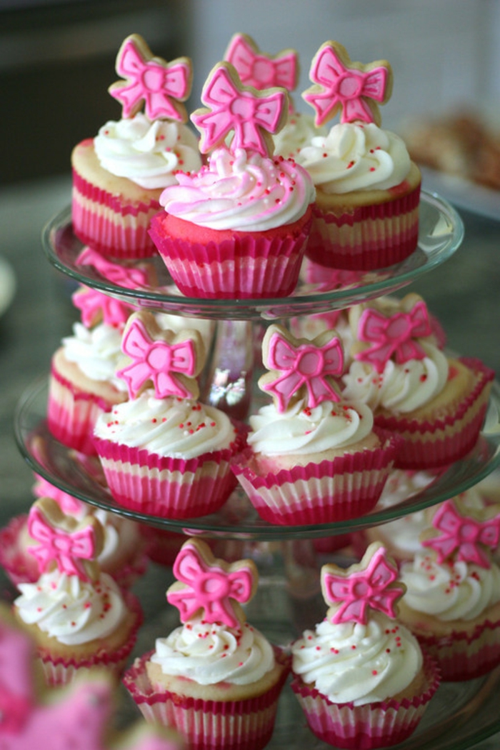 déco-à-faire-à-soi-même-gâteau-anniversaire-thème-Disney-Aurore-cupcakes