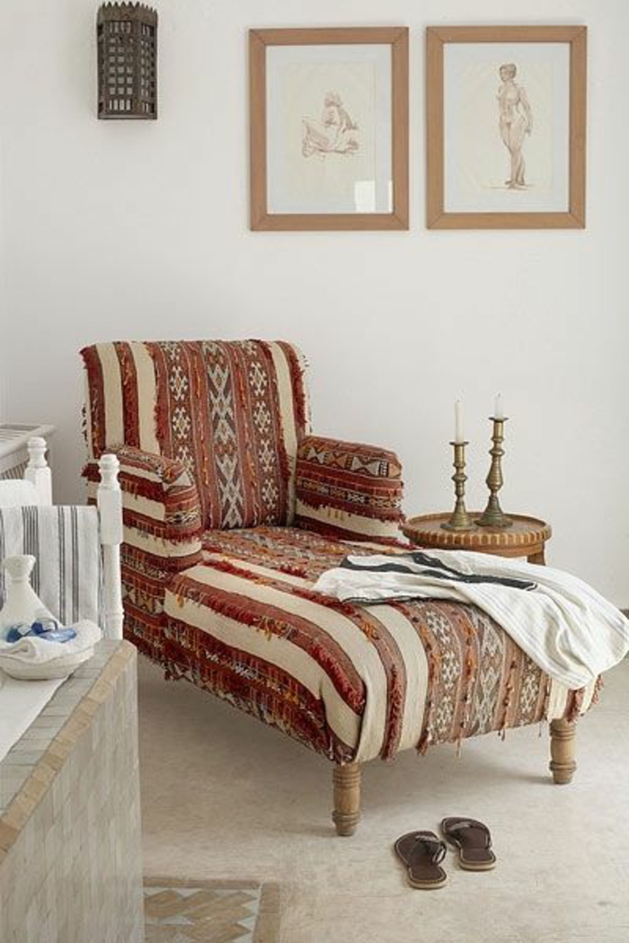 fauteuil-relax-ikea-de-style-baroque-pour-lire-des-livres-chez-soi