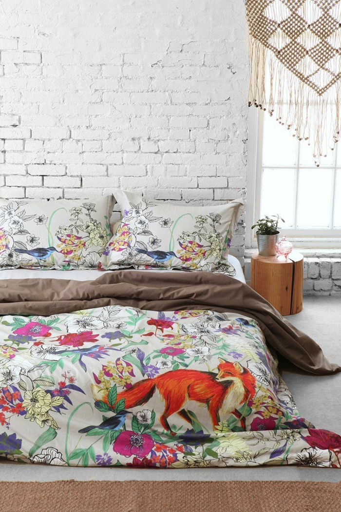 housse-de-couette-240x260-coloré-pour-votre-lit-chambre-a-coucher-mur-de-briques-blancs
