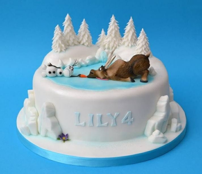idée-déco-gâteau-anniversaire-fille-reine-des-neiges-gateaux-idées-amusant