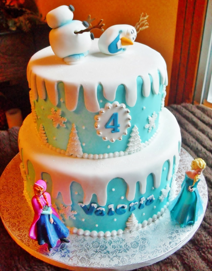 idée-déco-gâteau-anniversaire-fille-reine-des-neiges-gateaux-idées-cool-olaf-gâteau