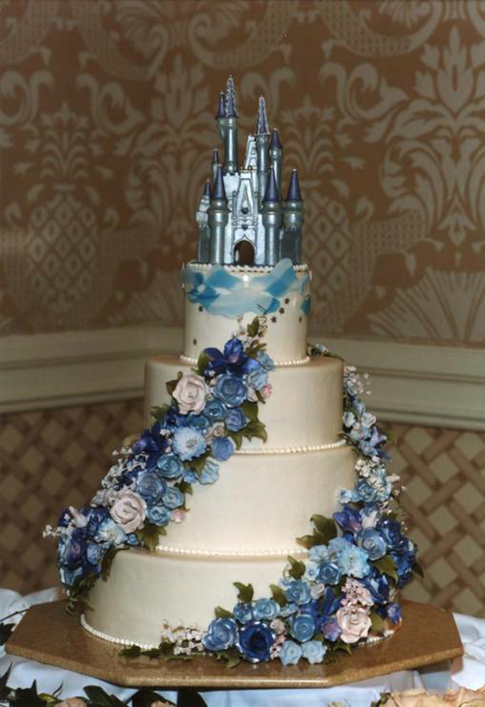idées-déco-mariage-gâteau-castle-cinderella-chateau-de-cendrillon-disney-cake-gâteau-mariage