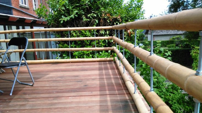 jolie-idee-pour-comment-bien-choisir-son-rambarde-balcon-pas-cher-en-bois-sol-en-planchers