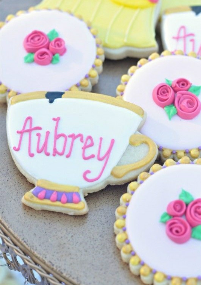 la-belle-et-la-bete-disney-accessoires-idées-faire-à-soi-même-anniversaire-cookies-tea-party