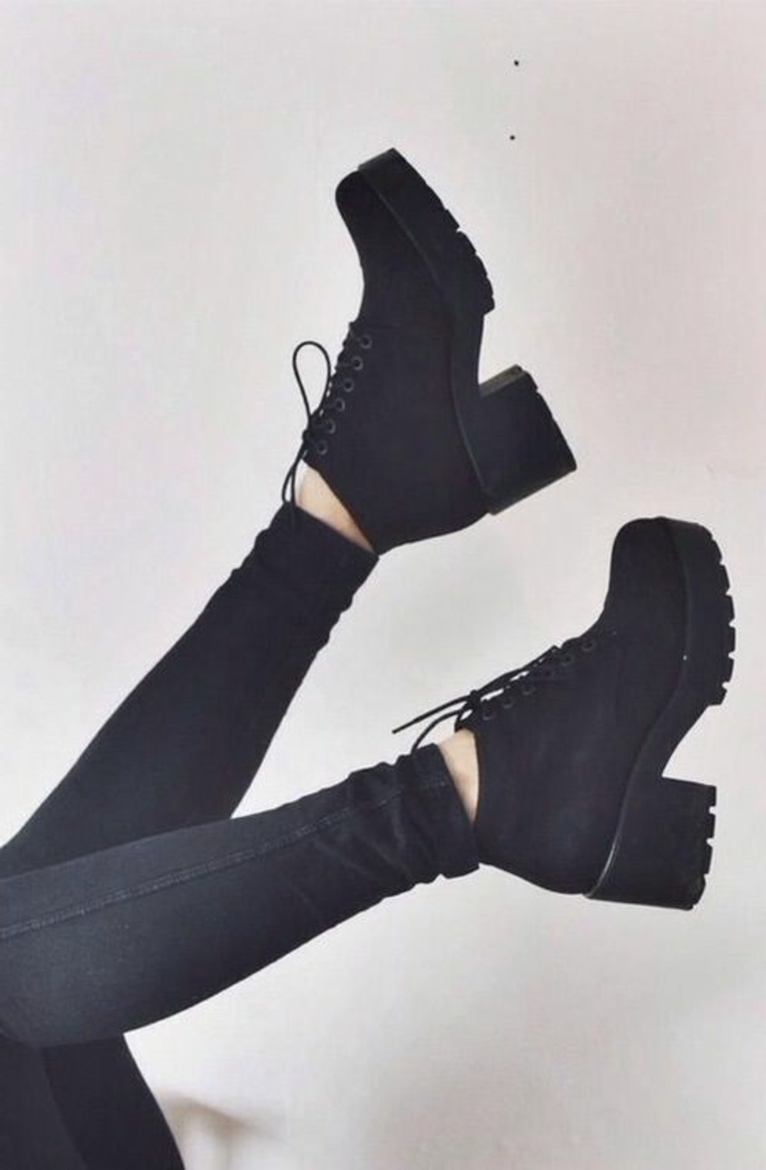 les-bottes-noires-dans-toute-sa-beauté-quelle-bottine-noire-choisir-pour-la-femme-moderne