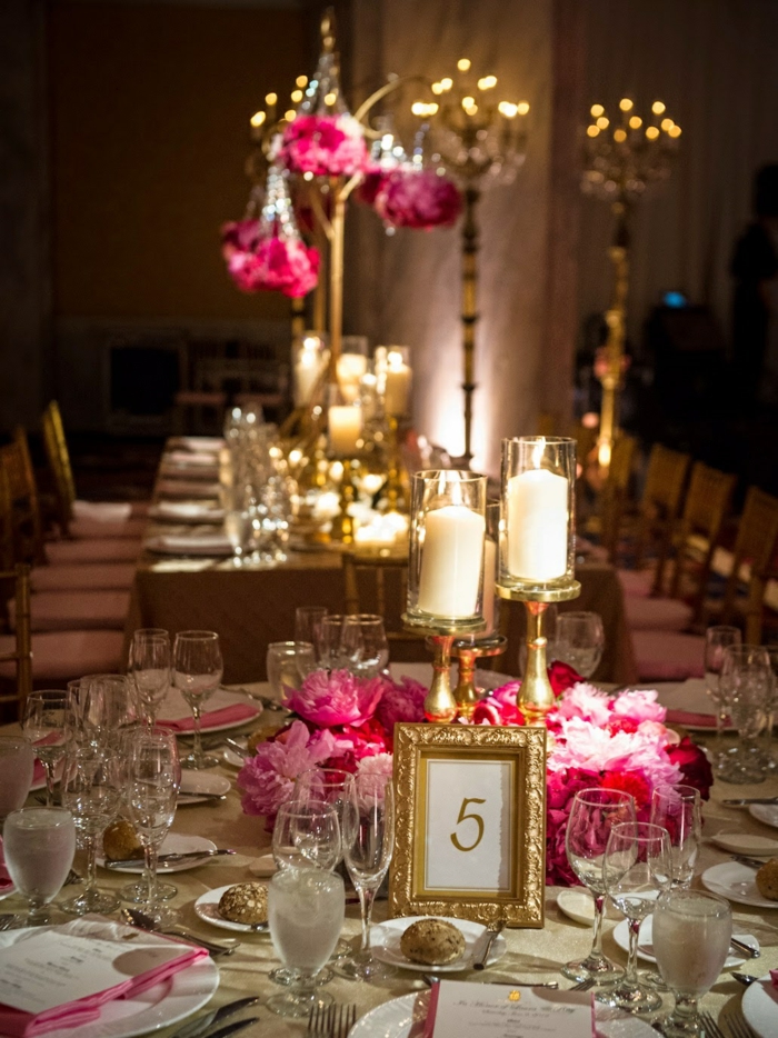 mariage-conte-de-fée-la-belle-et-la-bête-disney-déco-festive-décoration-table-dorée-et-roses
