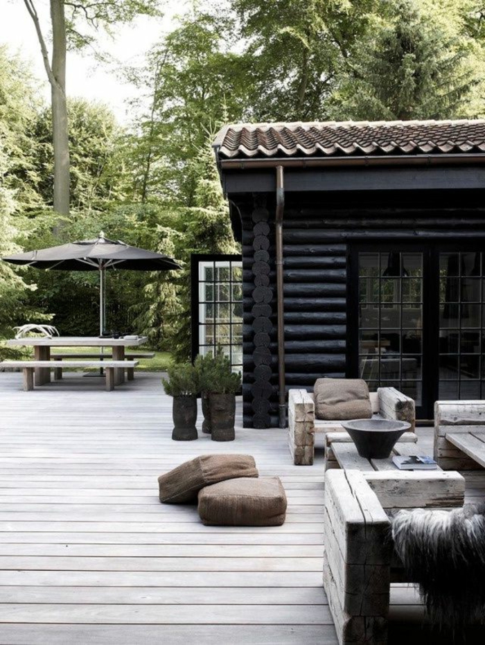 pour-bien-aménager-sa-terrasse-avec-meubles-en-bois-massif-de-style-rustique-sol-en-planchers-en-bois
