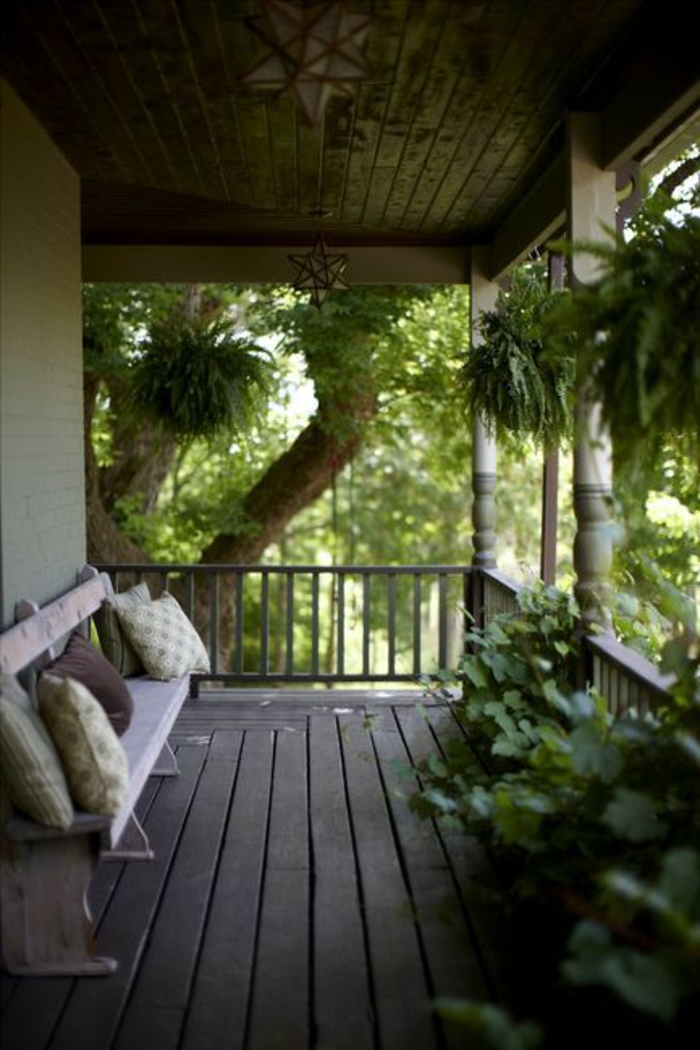 quel-rambarde-balcon-choisir-pour-la-terrasse-moderne-pour-la-maison-en-bois-avec-jolie-terrasse